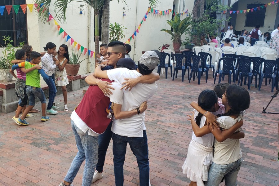 universidad sergio arboleda regalos navidad barlovento 04