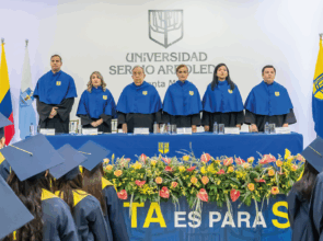 LA SERGIO ARBOLEDA OTORGÓ TÍTULO A 71 PROFESIONALES