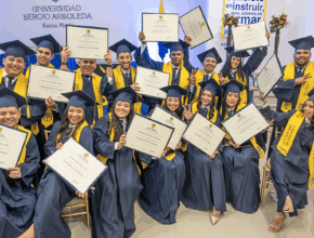 LA SERGIO ARBOLEDA OTORGÓ TÍTULO A 108 PROFESIONALES