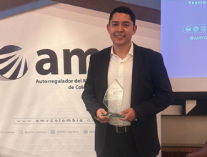 EGRESADO SERGISTA RECIBIÓ RECONOCIMIENTO NACIONAL EN LOS PREMIOS AMV 2026