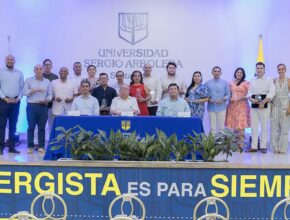 LA SERGIO EXALTÓ LA EXCELENCIA ACADÉMICA Y RECONOCIÓ LA LABOR DE SUS DOCENTES E INVESTIGADORES