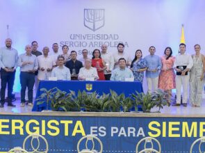 LA SERGIO EXALTÓ LA EXCELENCIA ACADÉMICA Y RECONOCIÓ LA LABOR DE SUS DOCENTES E INVESTIGADORES