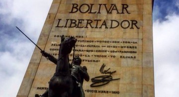 Monumento a los héroes en Bogotá