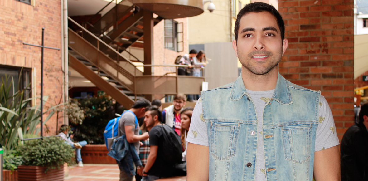 luis_carlos_gomez_egresados