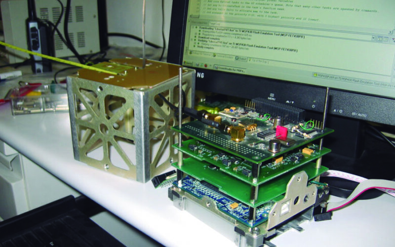 Pruebas de transmisión en laboratorio espacial “Jose Maria Gonzales Benito” de la Universidad Sergio Arboleda