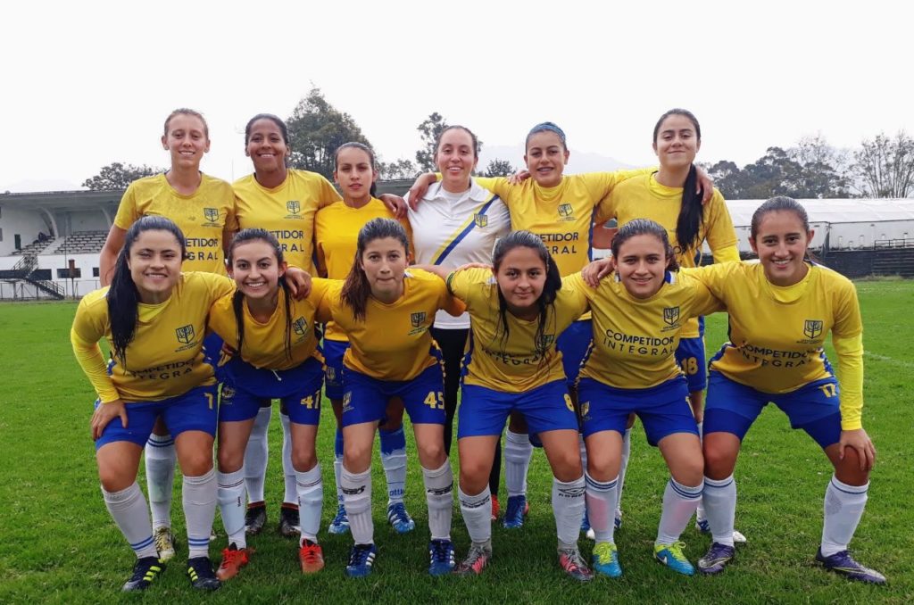 Selección femenina de futbol