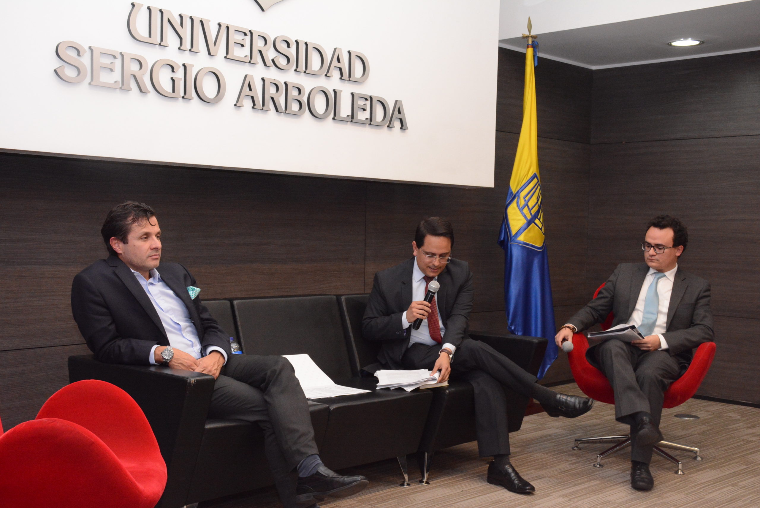 conversatrorio-escuela-mayor-derecho-universidad-sergio-arboleda-caso-nogal-1