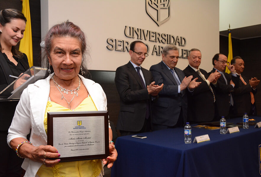 condecoracion-empleados-sergistas-universidad-sergio-arboleda-10