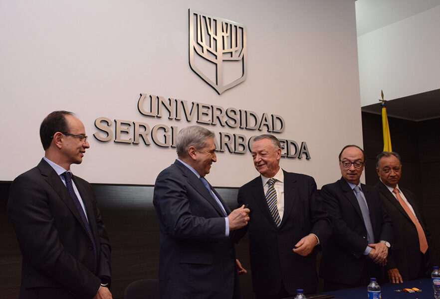 condecoracion-empleados-sergistas-universidad-sergio-arboleda-11