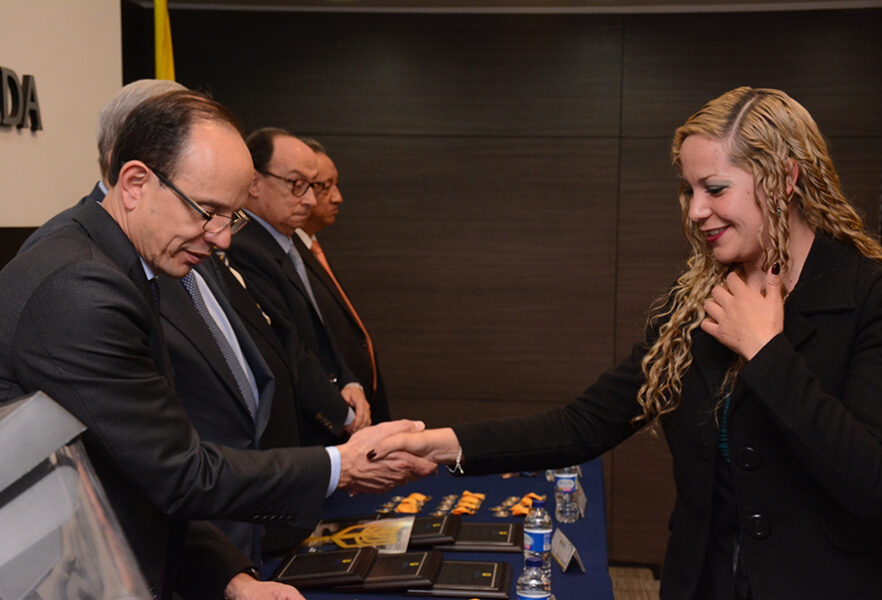 condecoracion-empleados-sergistas-universidad-sergio-arboleda-3