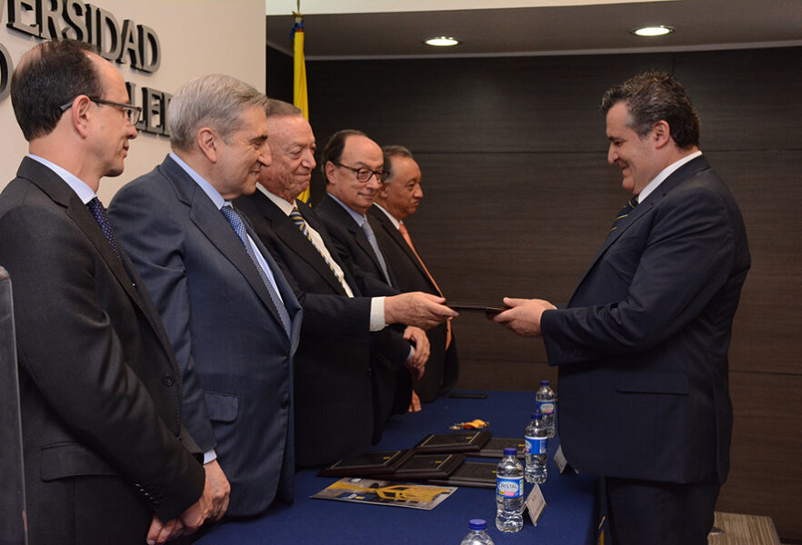 condecoracion-empleados-sergistas-universidad-sergio-arboleda-9
