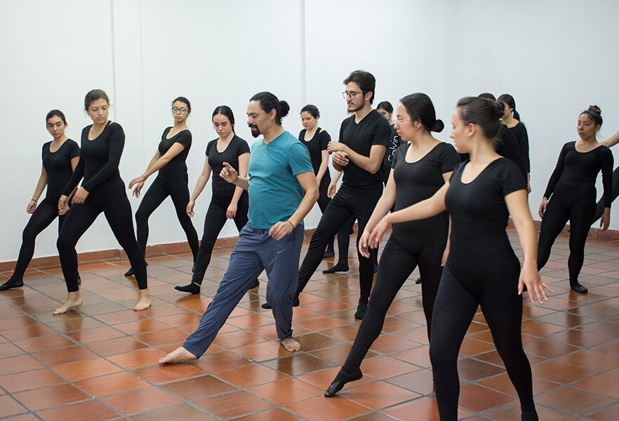daniel-fetecua-visita-la-sergio-donde-estudiar-teatro-musical-bogota-pregrado-escuela-artes-musica-universidad-sergio-aboleda-3