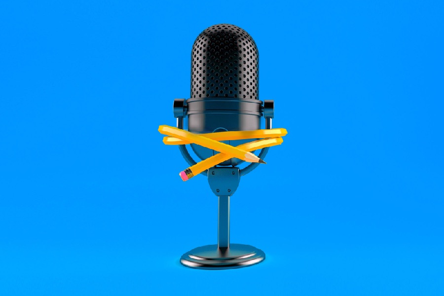 dia-del-periodista-alejandro-marin-bilingual-podcast-the-music-pimp-la-x-todelar-la-92-universidad-sergio-arboleda