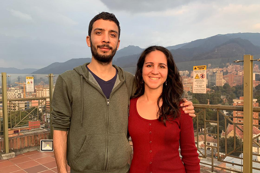 ana-isabel-salvador-doctora-en-cosmologia-del-instituto-de-fisica-teorica-de-madrid-y-angel-rivas-Fisico-de-la-universidad-autonoma-de-madrid