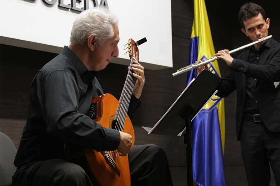 cinco-tips-para-comprar-guitarra-escuela-artes-musica-universidad-sergio-arboleda