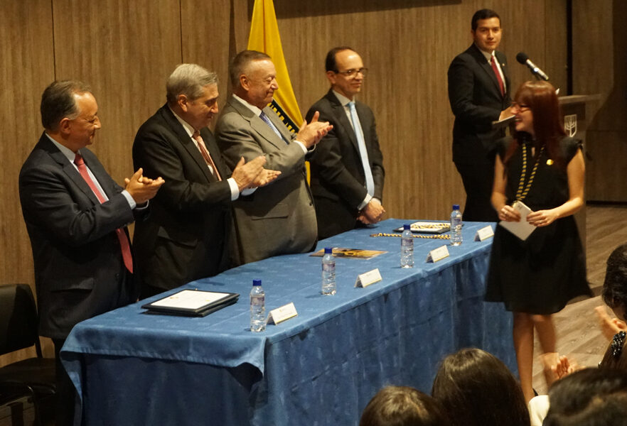 laura-martinez-mejor-promedio-programa-de-honores-sergio-arboleda