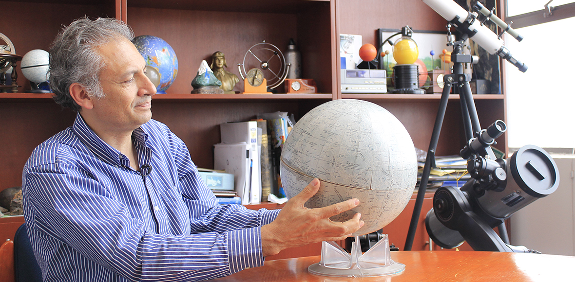 Raúl Joya, director del observatorio astronómico del observatorio