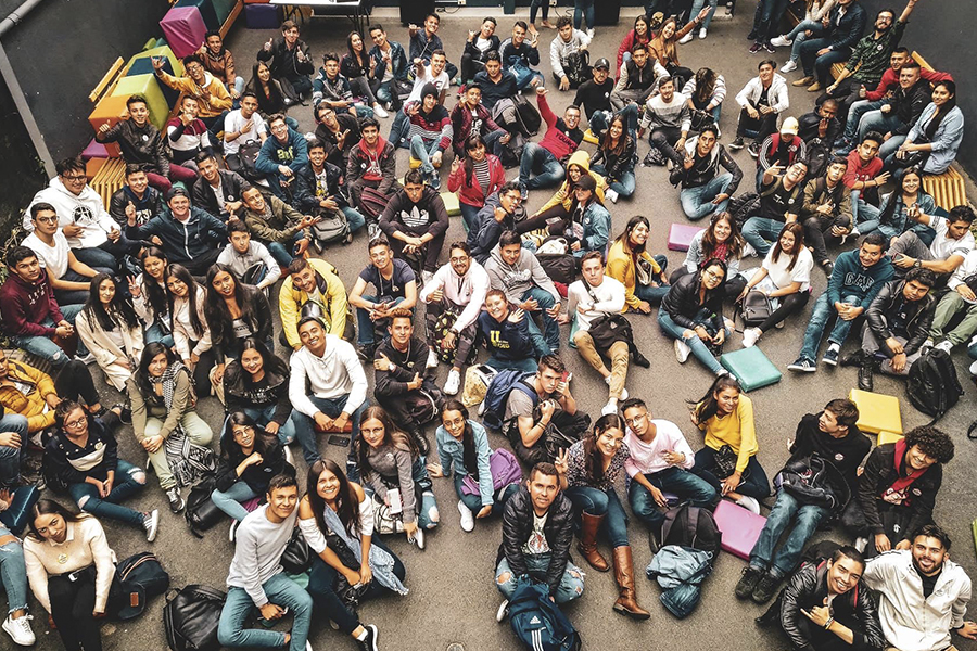 plazoletacoloresdelauniversidadsergioarboeldaenlajornadadeinduccion201902