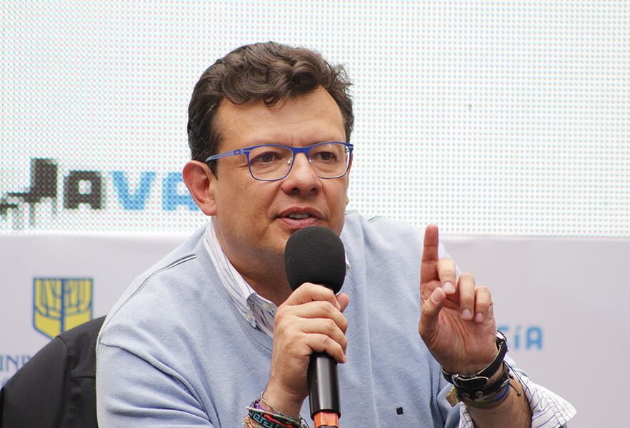 hollman-morris-candidato-a-la-alcaldia-de-bogota-charladitos-con-la-sergio-universidad-sergio-arboleda2