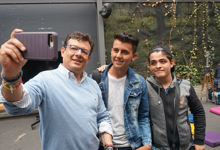 hollman-morris-candidato-a-la-alcaldia-de-bogota-charladitos-con-la-sergio-universidad-sergio-arboleda7