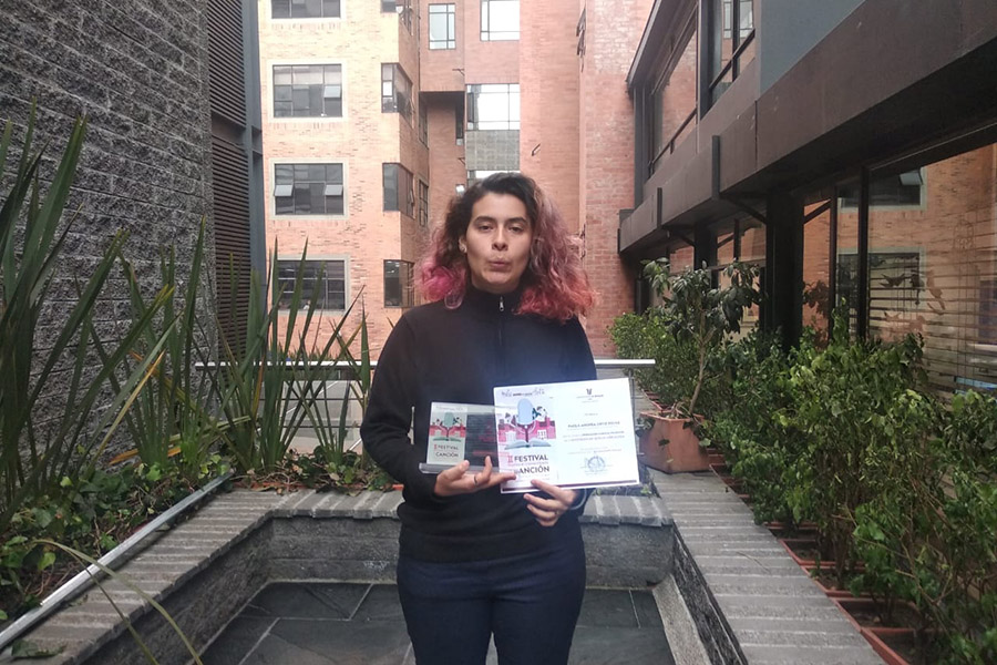 sergista-paula-ortiz-subcampeona-campeonato-canto-ascun-escuela-artes-musica-universidad-sergio-arboleda