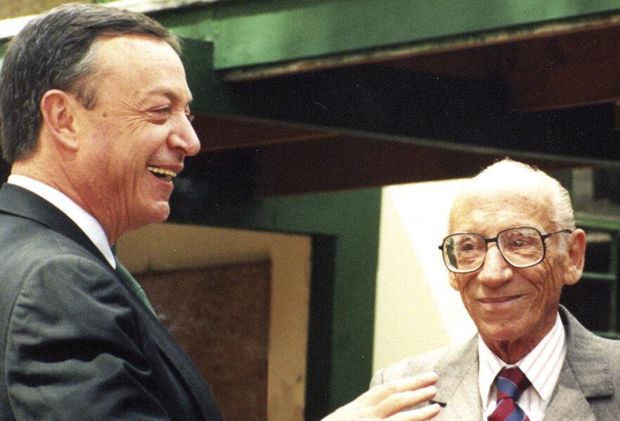 El fundador de La Sergio, junto a su hijo Rodrigo Noguera Calderón, actual Rector.