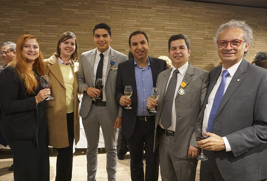 colaboradores-universidad-sergio-arboleda-medalla-espiritu-sergista