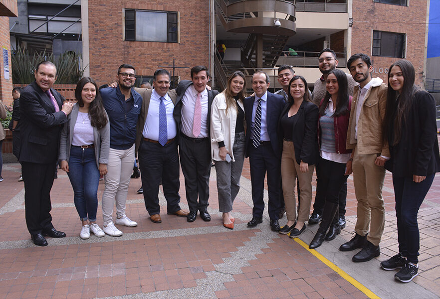 estudiantes-docentes-ministro-deporte-ernesto-lucena-centenario-natalio-rodrigo-noguera-laborde