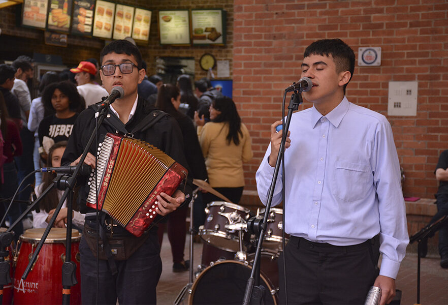 grupo-musical-vallenato-escuela-artes-musica-celebracion-rodrigo-noguera