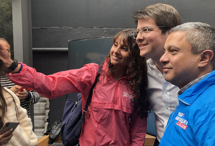 miguel-uribe-candidato-a-la-alcaldia-de-bogota-charladitos-en-la-sergio-univerisdad-sergio-arboleda6