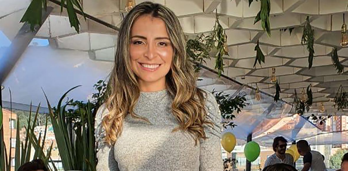 Nieta-Doña-Segunda-universidad-sergio-arboleda-finanzas-comercio-exterior-egresada-jenny-gutiérrez