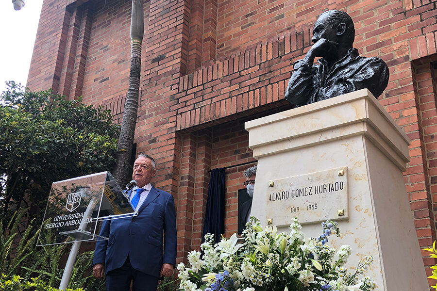 7 Rodrigo Noguera Calderón Álvaro Gómez Hurtado