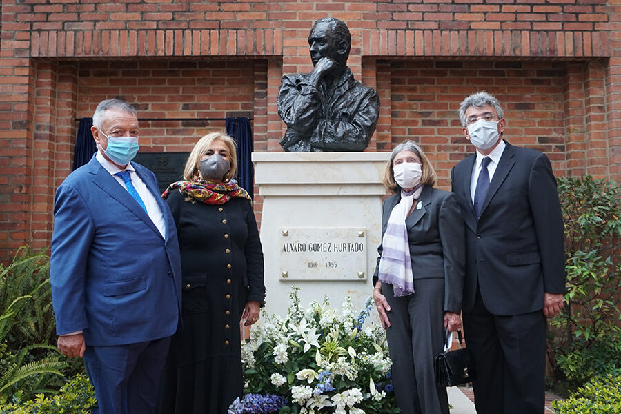 9 Familia Gómez Hurtado Rodrigo Noguera Calderón Zayda Barrero Universidad Sergio Arboleda Álvaro Gómez Hurtado