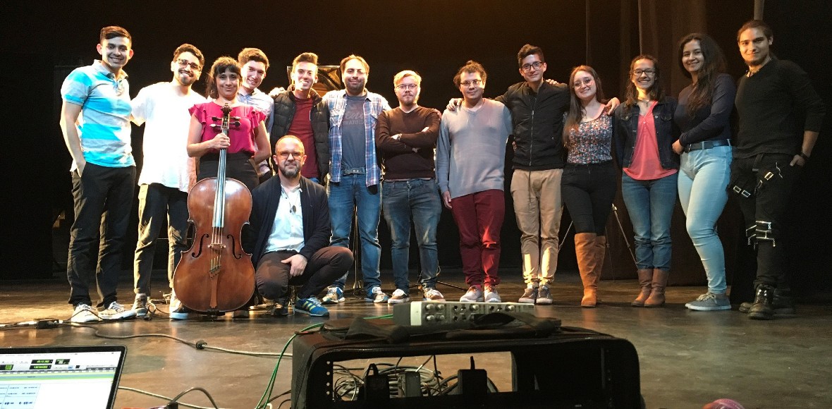 Estudiantes y docentes Sergista en la producción de la película Memoria