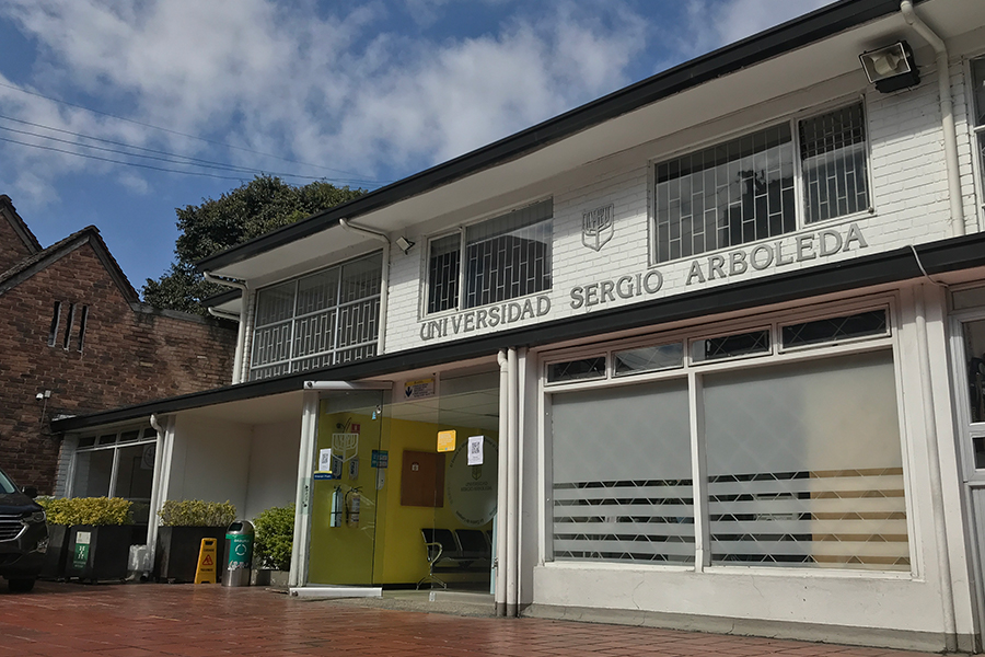 Centro de Idiomas | Carrera 13 #75-75