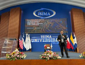 DOCENTE DE LA UNIVERSIDAD SERGIO ARBOLEDA PARTICIPÓ EN CONGRESOS INTERNACIONALES SOBRE ARBITRAJE, INNOVACIÓN LEGAL E INTELIGENCIA ARTIFICIAL