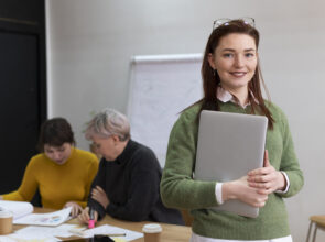 FORMATE EN LAS MEJORES UNIVERSIDADES DE ESPAÑA CON LAS BECAS DE LA FUNDACIÓN CAROLINA Y EL APOYO DE LA SERGIO