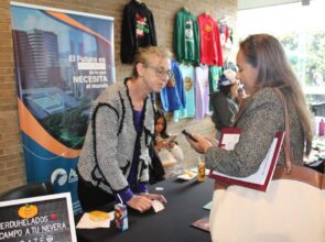 LIDERAZGO FEMENINO Y EMPRENDIMIENTO: ENCUENTRO NACIONAL SOBRE PARTICIPACIÓN POLÍTICA DE LAS MUJERES EN EL CONGRESO