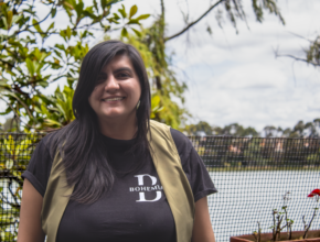 LAURA CHÁVEZ: LA EGRESADA SERGISTA QUE ABRIÓ ESCENARIOS PARA LOS ARTISTAS INDEPENDIENTES